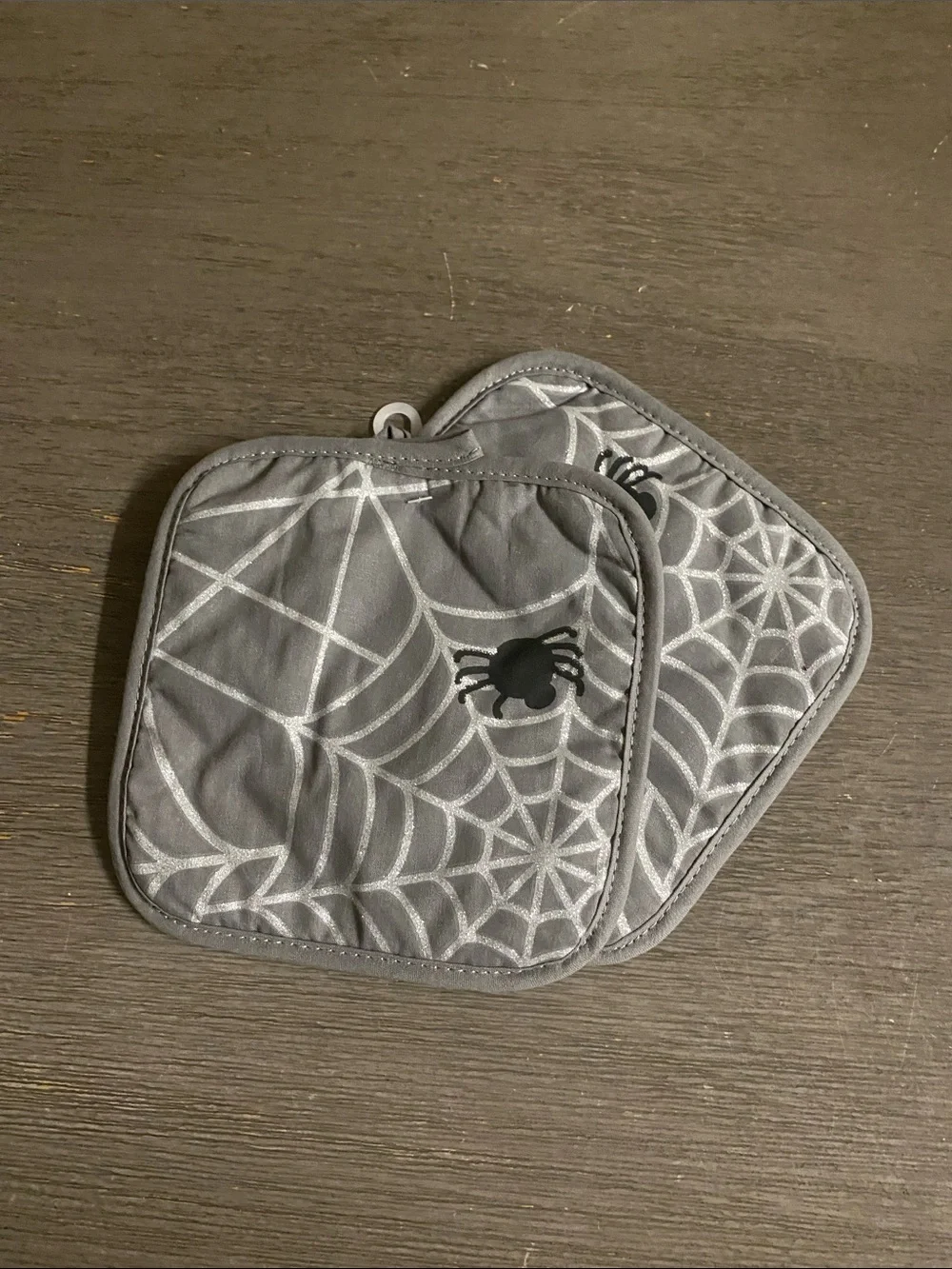 Gray Spiderweb Oven Mitt - 2